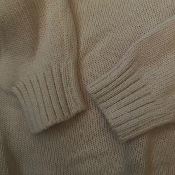 Brandy Melville Pink Sweater - Picture 3 of 3